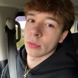 Meet your Posher, Levi